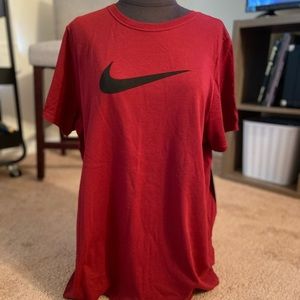 NWT Maroon/Red Nike Women’s XXL t-shirt